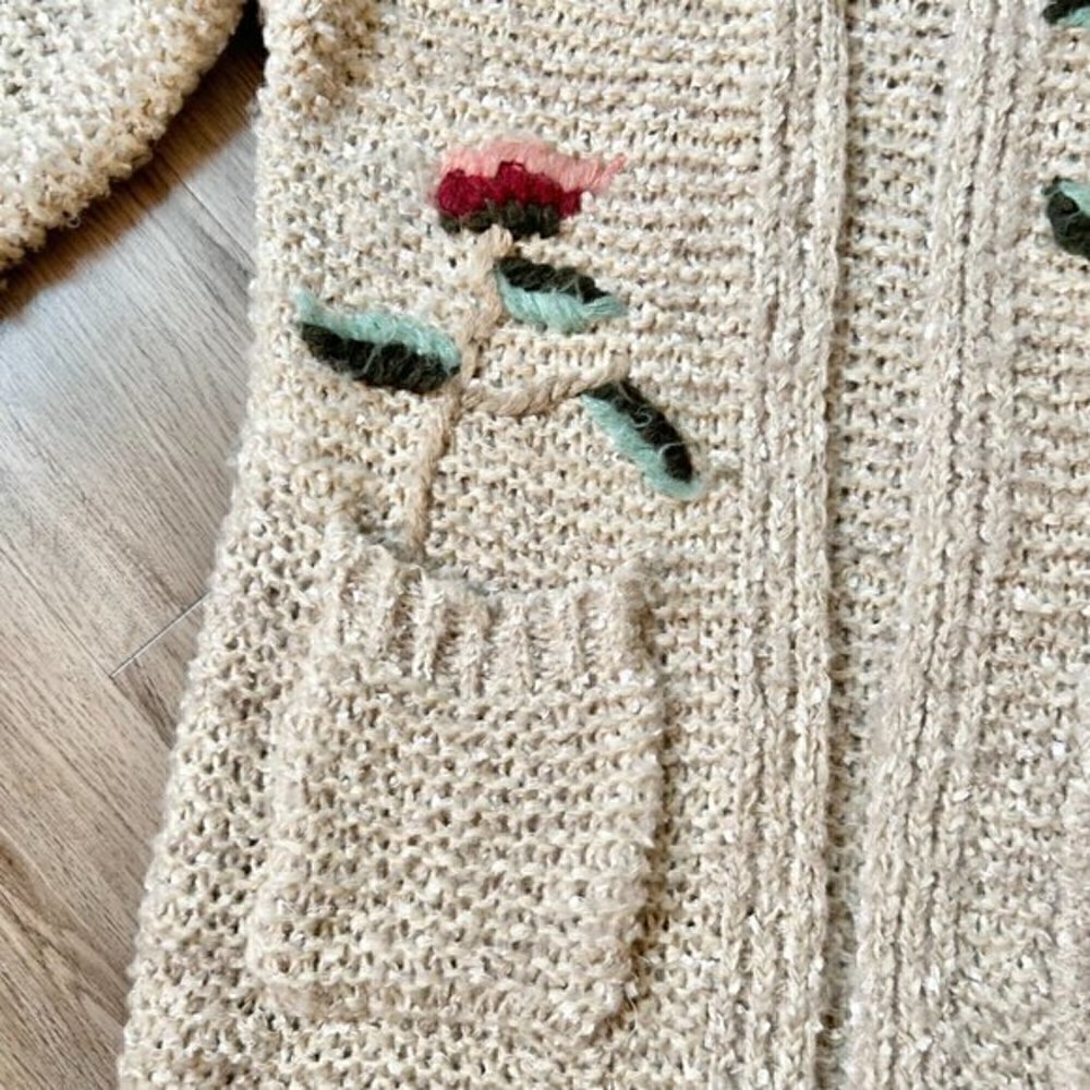 Alya Floral Embroidered Chunky Knit Cardigan Size S - Picture 5 of 7